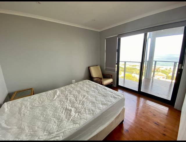 3 BEDROOM HOUSE TO LET IN OUTENIQUA STRAND